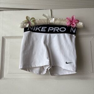 Nike Women White Nike Pros